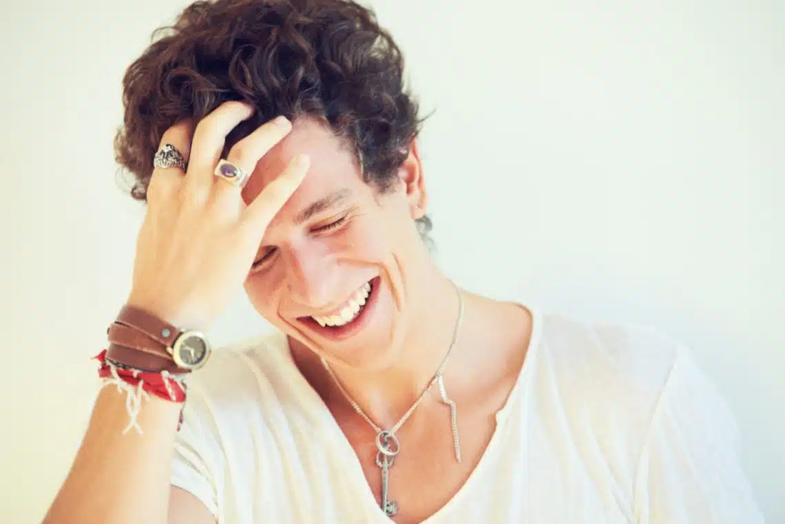 3 tendances bijoux que les hommes vont porter en 2025